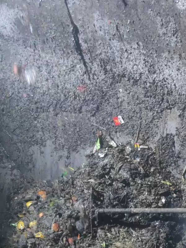 水磨沟污水池清理